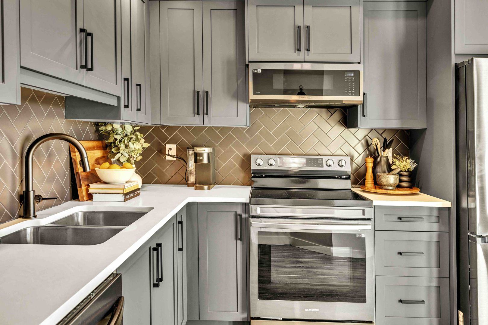 Proper Renos Kitchen 5.jpg